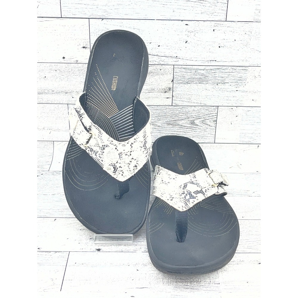 Clarks Women's Flip Flop Sandals Black Snake Print Comfort Cushioned Size 7M